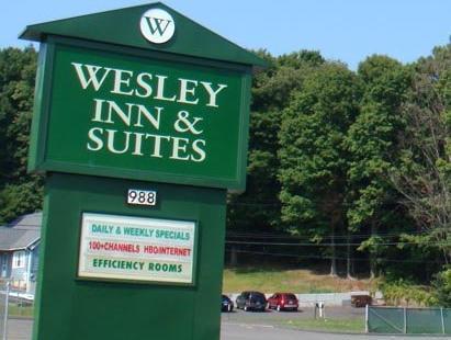 Wesley Inn & Suites Мидлтаун Экстерьер фото
